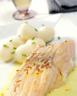 SALMÓN AL AZAFRÁN