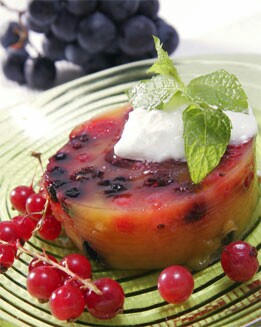 GELATINA DE NARANJA Y FRUTAS ROJAS