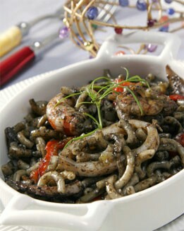 FIDEUÁ NEGRA DE CALAMARES