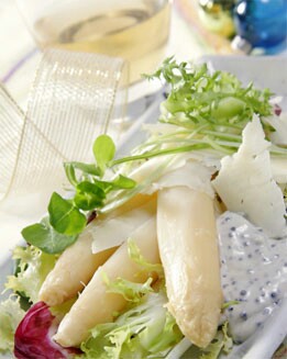 ENSALADA DE ESPÁRRAGOS Y MANCHEGO