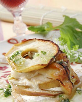 MILHOJAS DE MANZANA Y QUESO AL HORNO