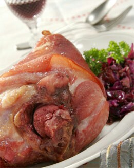 CODILLOS CON LOMBARDA SALTEADA