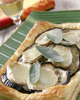 HOJALDRE DE BEREJENAS CON QUESO DE CABRA