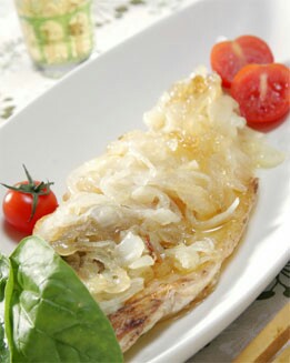 LUBINA CON CEBOLLA CONFITADA