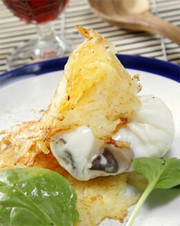 GALLETA DE PATATA CON HUEVOS Y SETAS