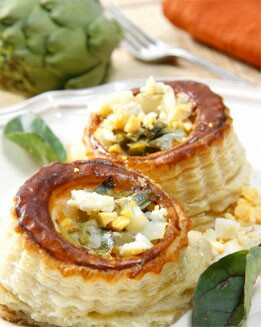 VOLOVANES DE ALCACHOFAS CON BACALAO