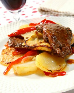 ESCALOPINES ADOBADOS CON PATATAS PANADERA