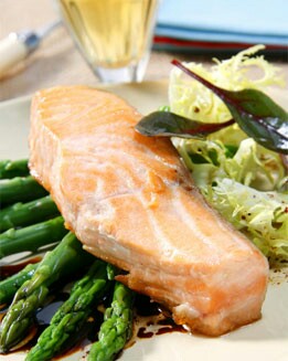 ENSALADA DE SALMÓN Y ESPÁRRAGOS