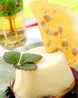 FLAN  DE NARANJA CON TEJA DE CACAHUETES