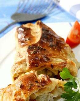 RAPE EN HOJALDRE CON VERDURAS