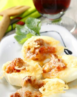 HUEVOS RELLENOS DE CARNE PICADA