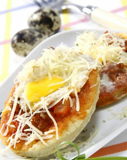 PIZZA ITALIANA CON HUEVOS DE CODORNIZ