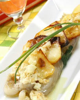 RAPE SOBRE PATATAS  Y VERDURAS