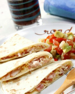 QUESADILLAS DE LACÓN Y QUESO