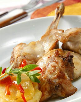 CONEJO AL AJILLO CON PATATAS
