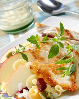 ENSALADA DE REMOLACHA POLLO Y  PASTA