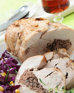 ASADO DE PAVO CON ENSALADA DE LOMBARDA