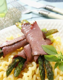 ROASTBEEF CON PASTA Y ESPÁRRAGOS