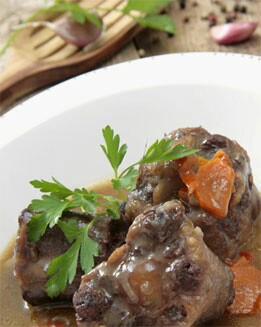 RABO  DE TERNERA EN SALSA