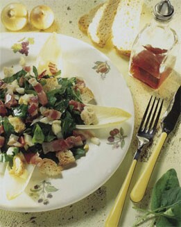 ENSALADA DE ESPINACAS FRESAS CON BACÓN