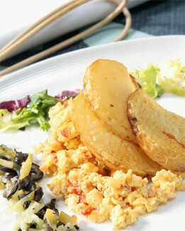 REVUELTO DE AHUMADOS Y HUEVOS