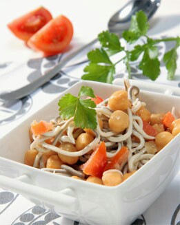 ENSALADA DE GARBANZOS Y GULAS