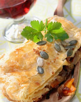 HOJALDRE DE VERDURAS Y CEBOLLA CARAMELIZADA