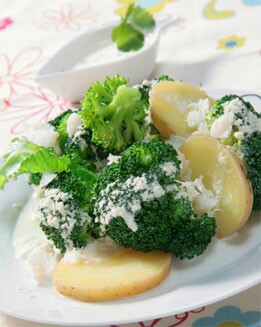 BRÉCOL CON CAVIAR DE AJO