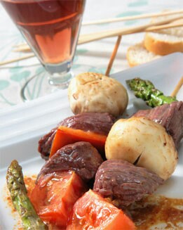 BROCHETAS DE TERNERA Y VERDURAS