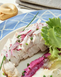 ROLLO DE POLLO CON DOS SALSAS