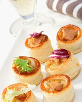 VOLOVANES  DE CEBOLLA CONFITADA CON FOIE