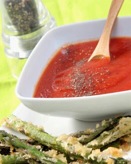 TEMPURA DE ESPÁRRAGOS CON SALSA DE TOMATE