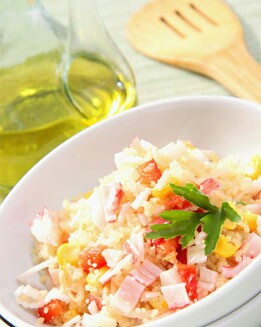 ENSALADA DE CUSCÚS CON PALITOS DE CANGREJO