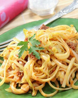 TALLARINES CON CARNE PICADA Y REPOLLO