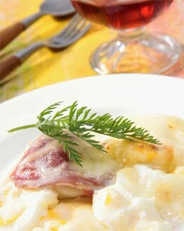LASAÑA DE HUEVO CON JAMÓN SERRANO Y QUESO