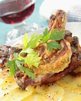 CHULETAS CON COSTRA DE MOSTAZA Y PATATA