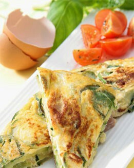 TORTILLA DE CALABACÍN Y ALBAHACA