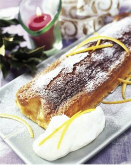 PASTEL DE PIÑONES CON CREMA DE LICOR