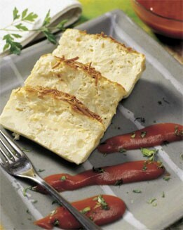 PASTEL DE COLIFLOR CON SALSA DE TOMATE