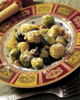 COLES DE BRUSELAS CON CASTAÑAS, PASAS Y PARMESANO