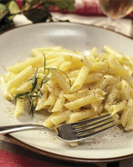 MACARRONES CON CREMA DE PARMESANO