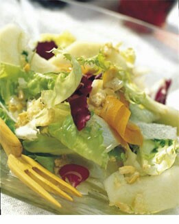 ENSALADA DE TEMPORADA CON VINAGRETA DE ANACARDOS