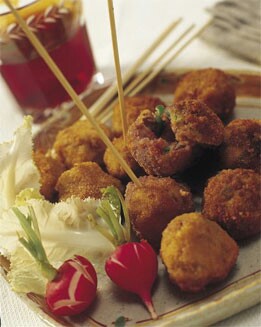CROQUETAS DE CARNE, PIMIENTOS Y QUESO