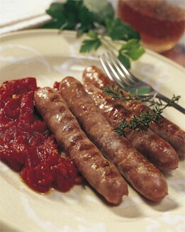SALCHICHAS CON ENSALADA DE PIMIENTOS CONFITADOS