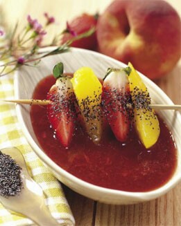 BROCHETA DE MELOCOTÓN Y FRESAS