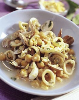 GARBANZOS CON CHIRLAS
