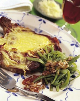 CHULETAS DE CERDO CON COSTRA DE QUESO