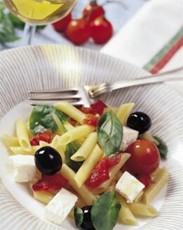 ENSALADA DE PASTA CON TOMATES SALTEADOS