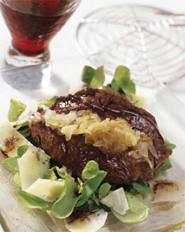 ENSALADA DE TERNERA, BERROS Y PARMESANO