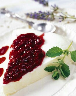 TARTA DE QUESO CON SALSA DE FRAMBUESAS